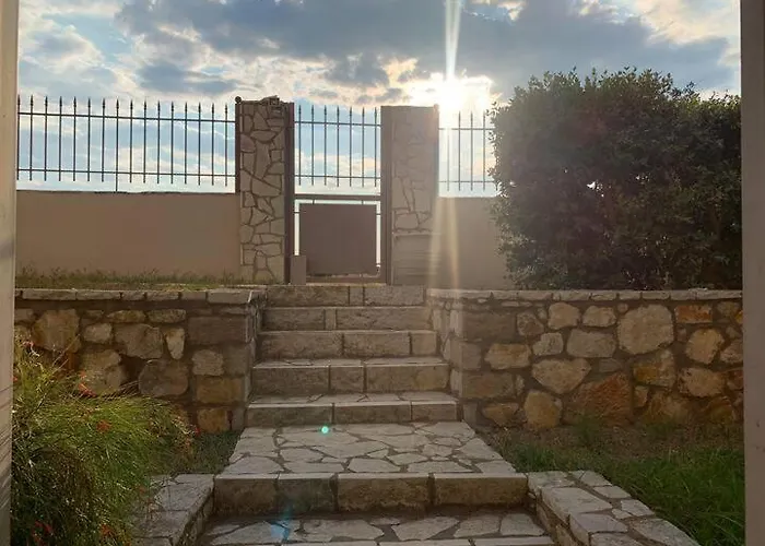Villa Akti